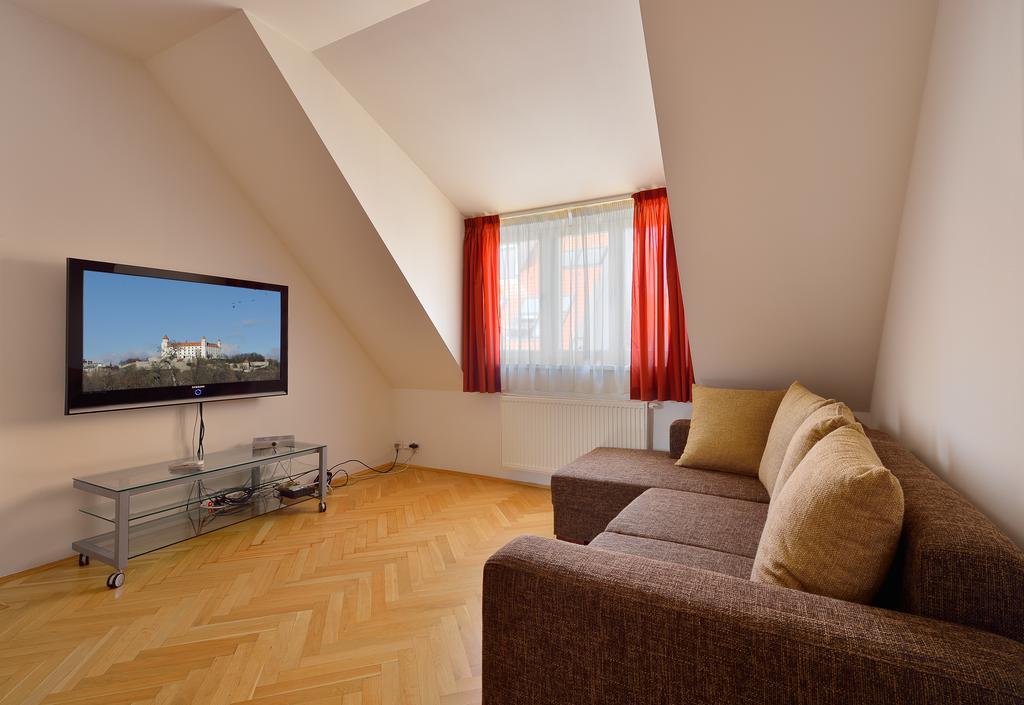 Ambiente Serviced Apartments - Tallerova Bratislava Kamer foto