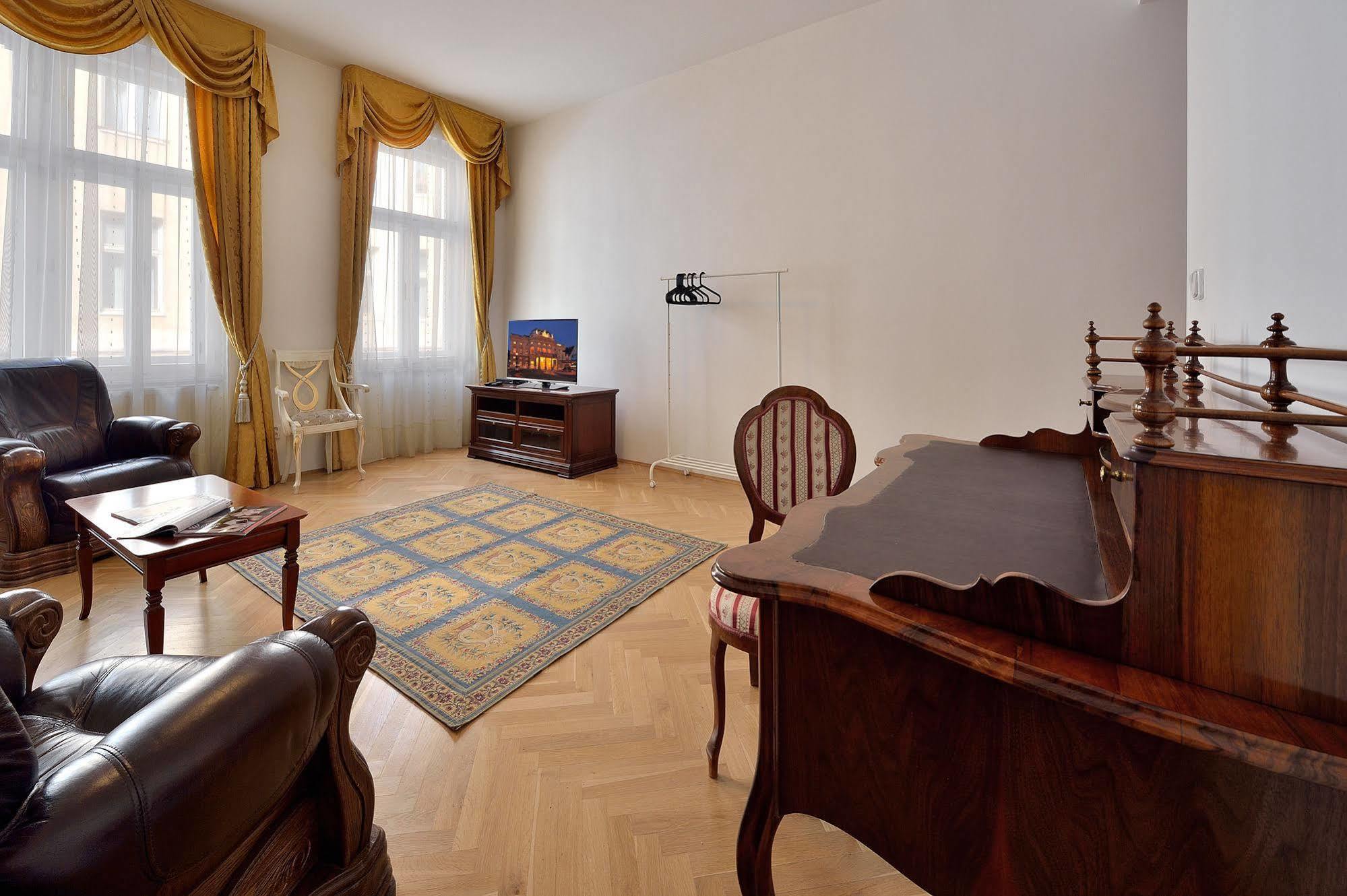 Ambiente Serviced Apartments - Tallerova Bratislava Buitenkant foto