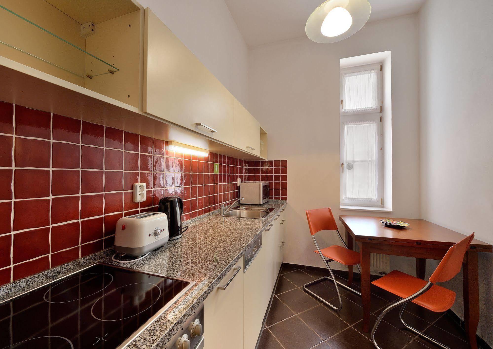 Ambiente Serviced Apartments - Tallerova Bratislava Buitenkant foto