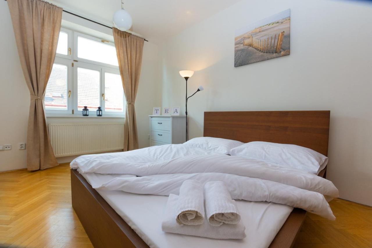 Ambiente Serviced Apartments - Tallerova Bratislava Buitenkant foto