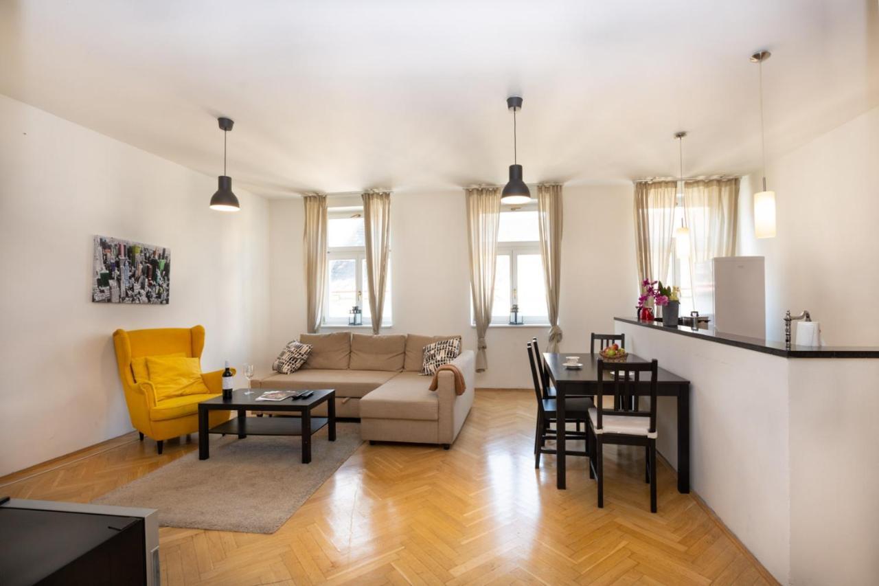 Ambiente Serviced Apartments - Tallerova Bratislava Buitenkant foto