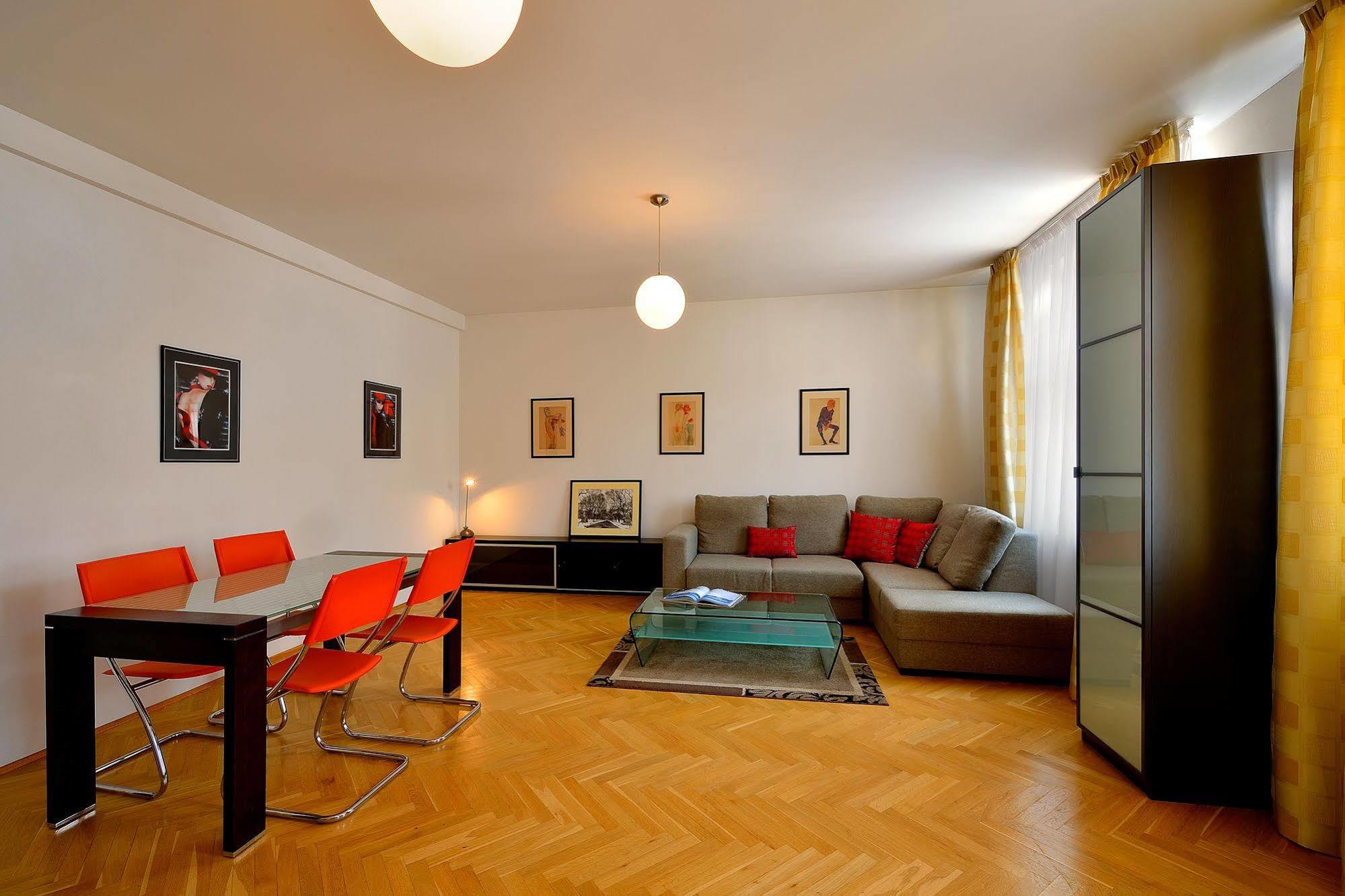 Ambiente Serviced Apartments - Tallerova Bratislava Buitenkant foto